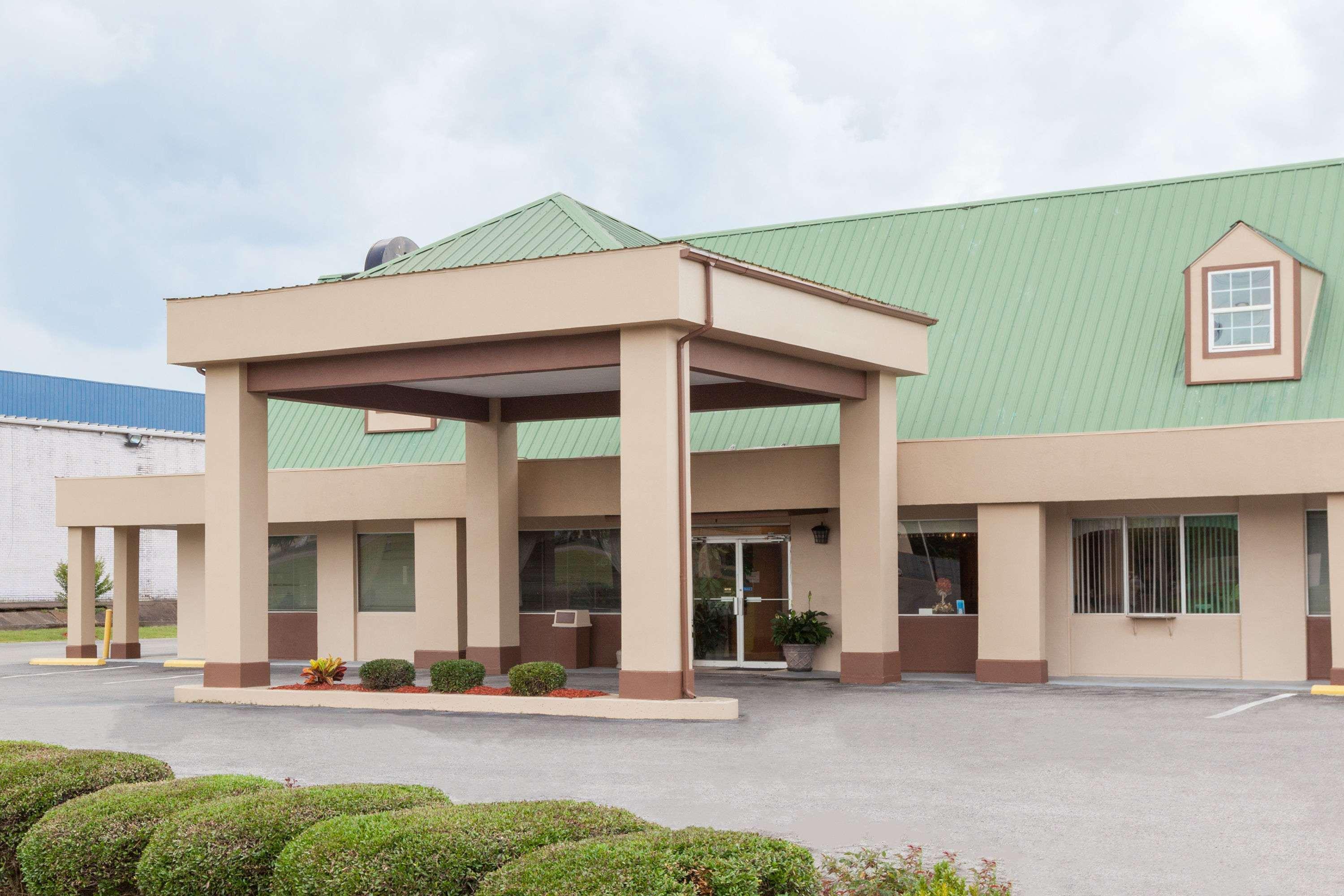 Meridian Inn Hotel 외부 사진